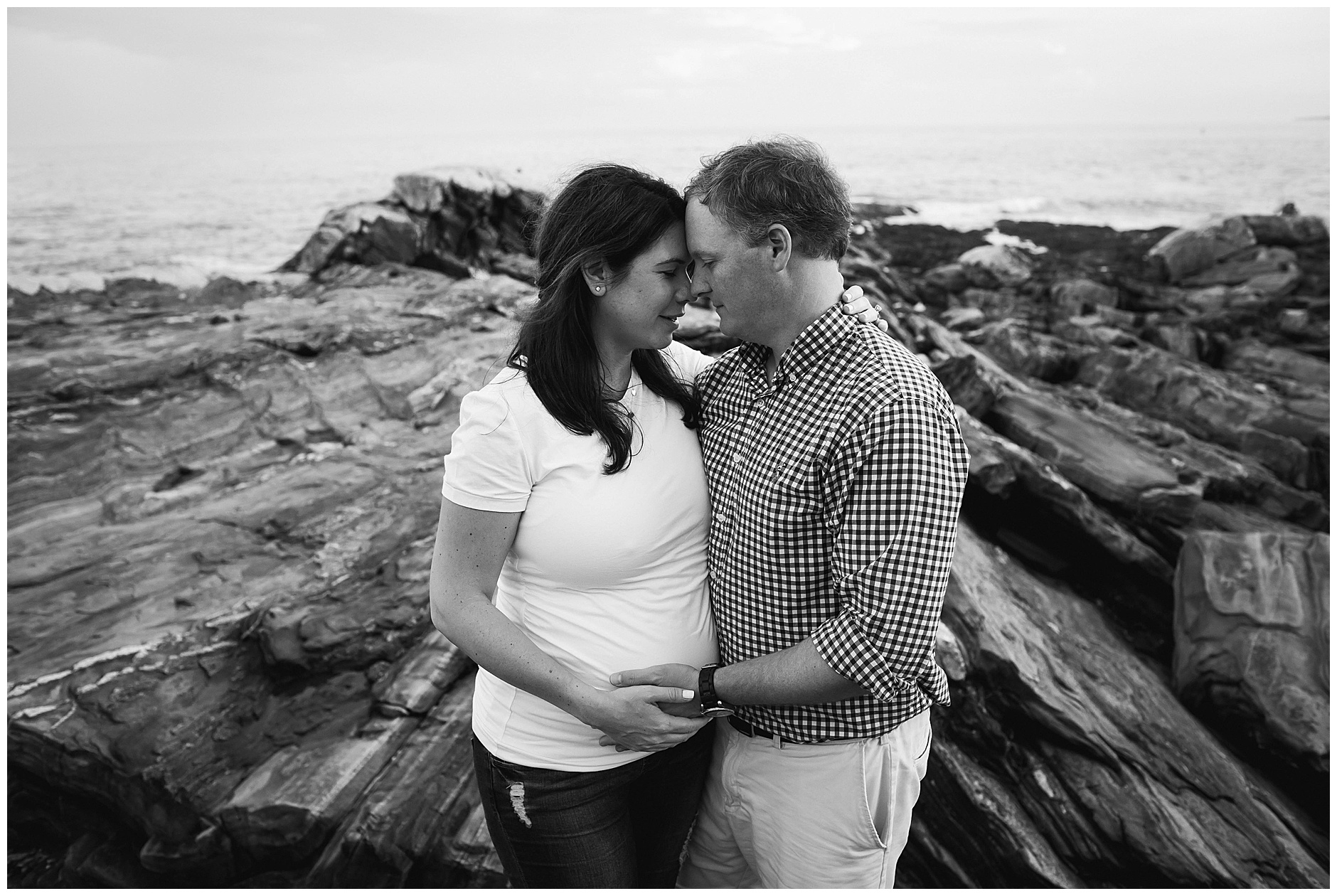 Pemaquid Point Maternity Photography Session | Pemaquid Point Lighthouse