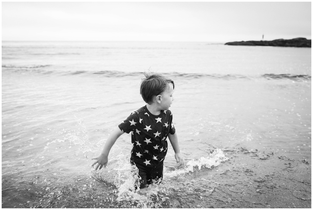 family beach portraits in Ogunquit maine
